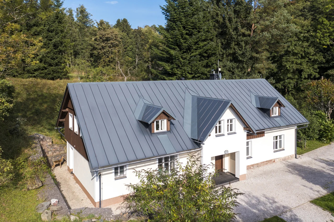 Everpinemountainlodge in de zomer